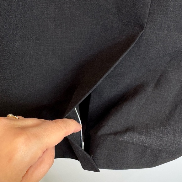 STUDIO TOMBOY Notched-Lapels Short-Sleeve Blazer - Picture 10 of 13